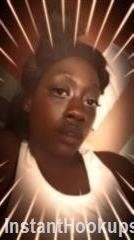 foxyyblackk profile on InstantHookups
