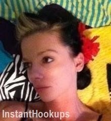 bamlovato profile on InstantHookups