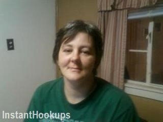 biwoman profile on InstantHookups