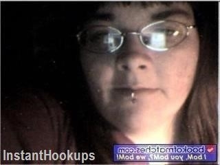 angelkisses30 profile on InstantHookups
