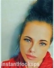 that410becky profile on InstantHookups
