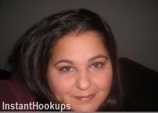 sillybrunette77 profile on InstantHookups
