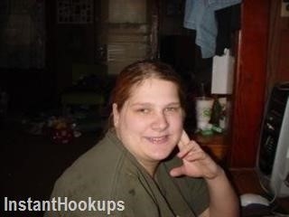 mandi211987 profile on InstantHookups