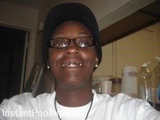 gimmisum23 profile on InstantHookups