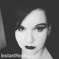 zenixtriquetra profile on InstantHookups