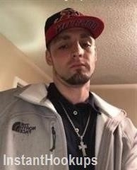 keysee0885 profile on InstantHookups