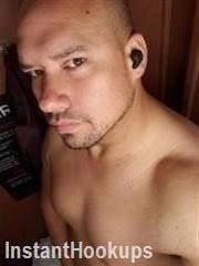islandguy801 profile on InstantHookups
