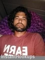 amsbro19 profile on InstantHookups