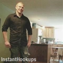 sshane08 profile on InstantHookups