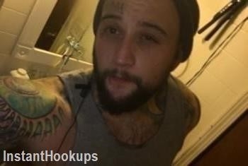 harvey2fc profile on InstantHookups