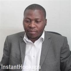 zeus04 profile on InstantHookups