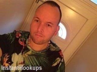 dingox26 profile on InstantHookups