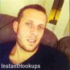 bler profile on InstantHookups