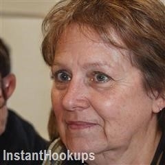 dmtravis profile on InstantHookups