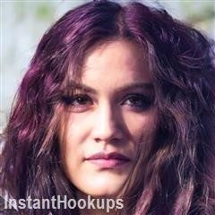 casey profile on InstantHookups