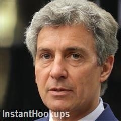 edouard profile on InstantHookups